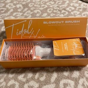 Tidal Hair Blowout Brush